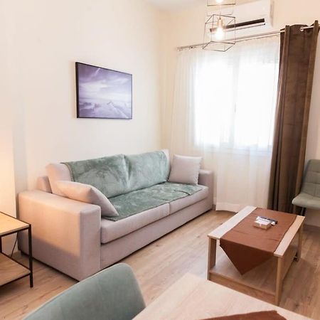 Brand New 2 Bedroom Haven Apt In Galatsi Athen Exterior foto